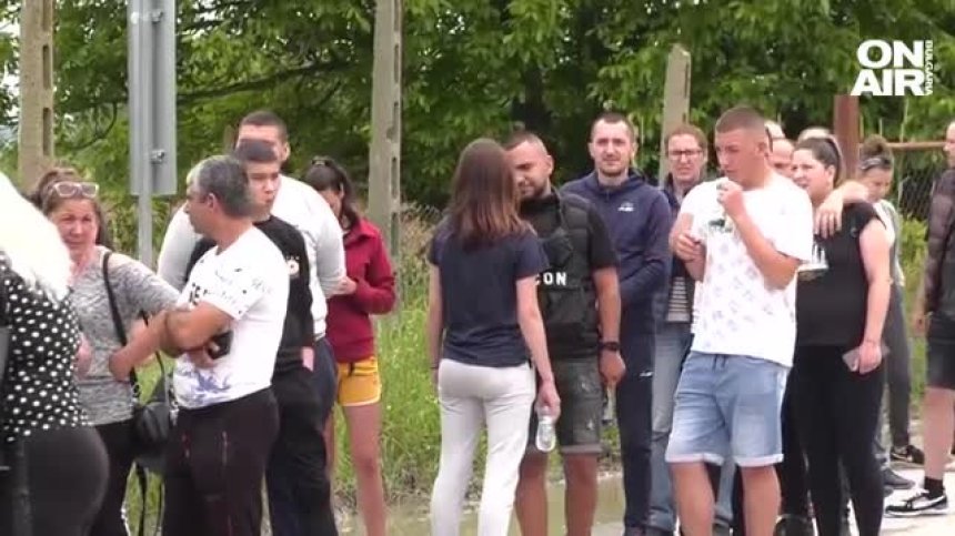 След поредната млада жертва на пътя - жители на Врачанско излязоха на протест