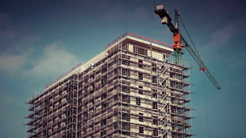 Как строителните компании компенсират поскъпването на материалите