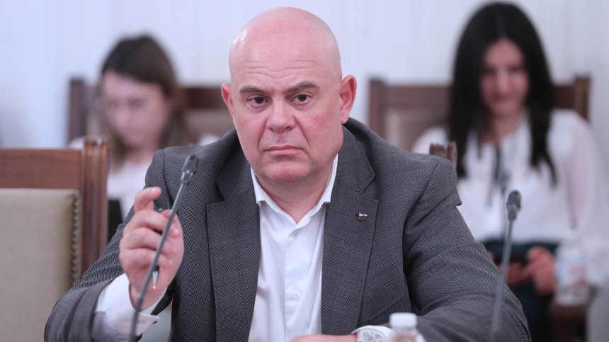 Иван Гешев се яви пред комисията за Мартин Божанов - Нотариуса