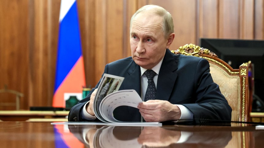 Путин нарече европейските политици "малки прасета", опитвали се да съсипят Русия