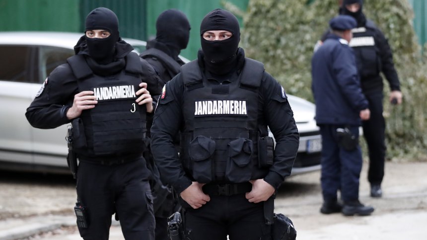 15-годишен ученик е убит от тийнейджър в гимназия в Сейнт Пол, намушкал го с нож 