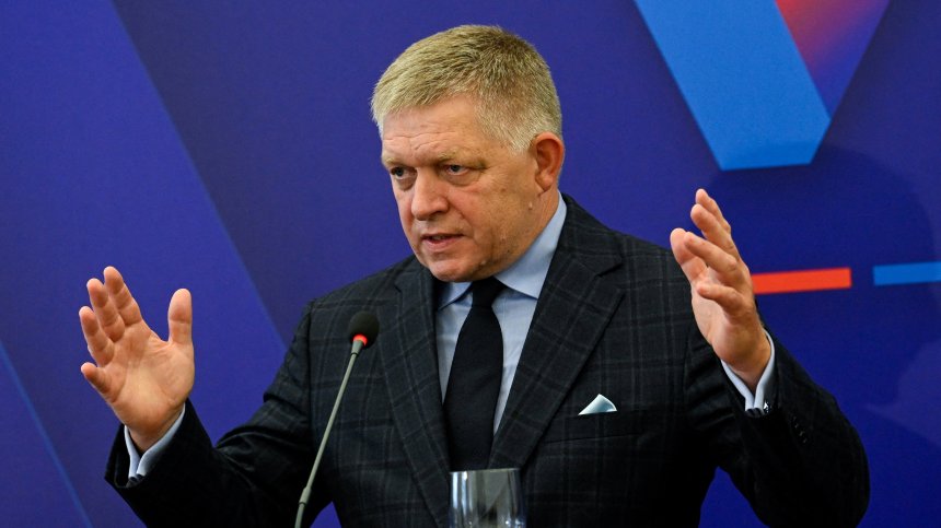 Фицо: Словакия няма да помага на НАТО срещу Русия "заради някакъв си член 5"