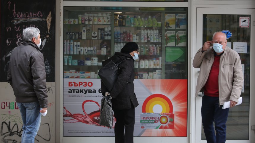 Отмениха заповедта за носене на маски на открито