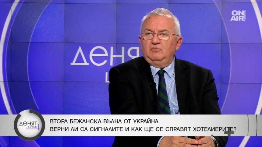 Доц. Драганов: Като тръгнат 50 000 украинци, трябва да имаме стратегия, Агенцията по бежанците дезертира