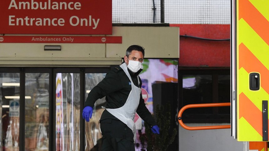 Учени: Британската мутация навярно е до 70% по-смъртоносна