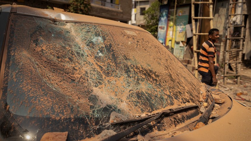 Примирие ли? Експлозии ехтят в контролираната от Индия част на Кашмир