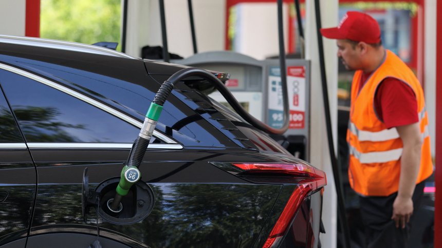Цената на петрола прехвърли $90 за барел заради ескалацията между САЩ и Иран