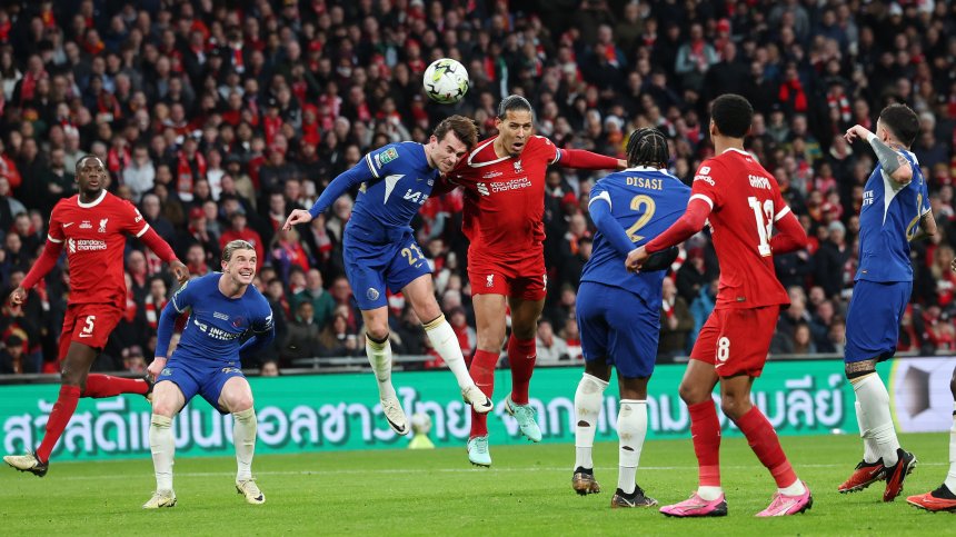 С гол на Ван Дайк 2 минути преди дузпите "Ливърпул" спечели Carabao Cup