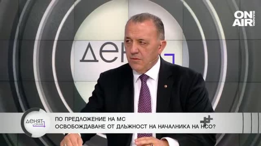 Ген. Ралчев: Има война между Министерския съвет и президентството