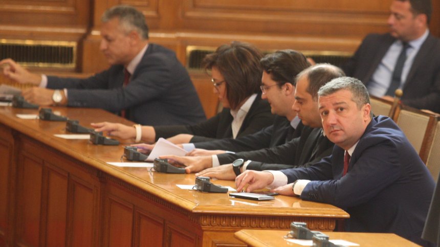 НС ще разгледа бюджетите на НЗОК и ДОО на извънредно заседание на 3 декември