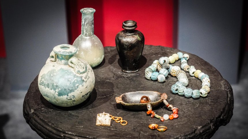 Съкровища от Ерколано, оцелели след изригването на Везувий (СНИМКИ)