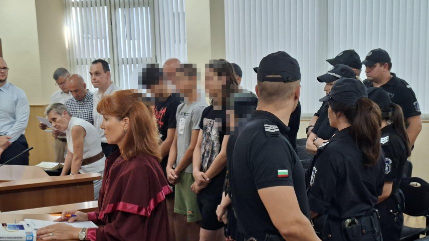 Оставиха в ареста петимата тийнейджъри, обвинени за жестокото убийство в Пловдив