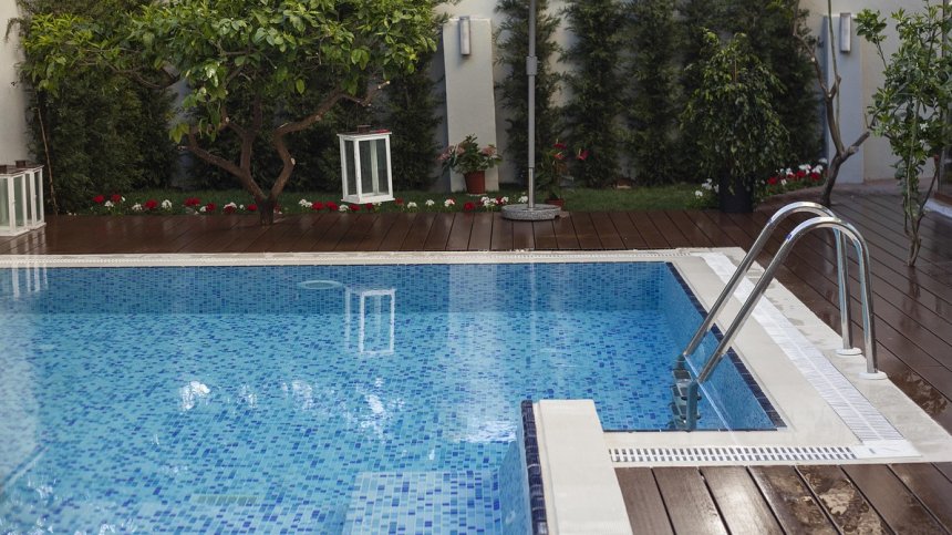 Дете на 5 години се удави в басейн в Равда