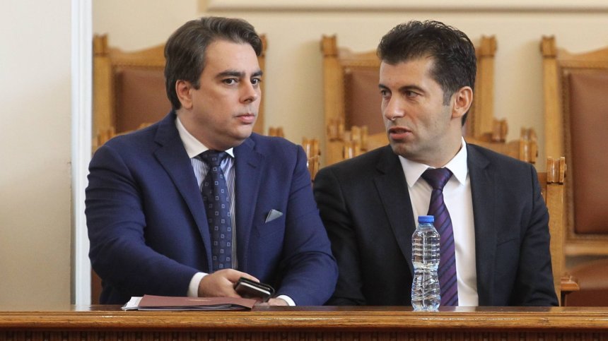 Казусът с Кирил Петков се разплита, "Продължаваме промяната" заяви позицията си