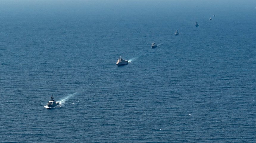 САЩ изпратиха военни кораби край Венецуела за борба с наркокартелите