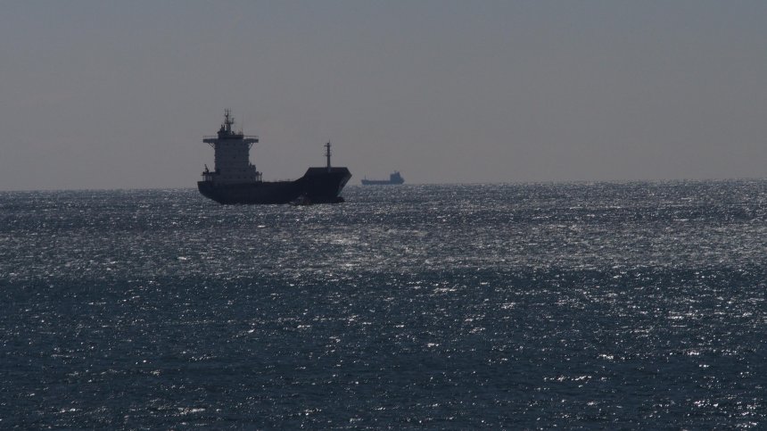 Спасиха 10 моряци край Варна от потъващ кораб