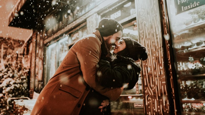 Защо според учените за хората е полезно да се влюбват?