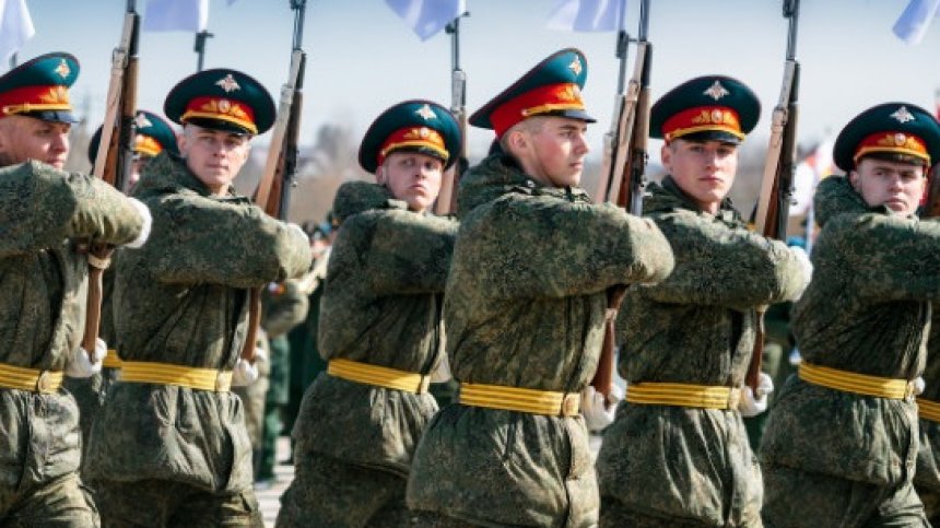 Гняв и тъга: Хиляди мъже напускат Русия, Литва, Латвия и Естония отказват да ги приемат