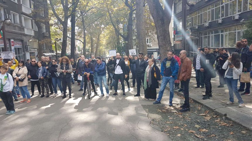 И зам.-областният управител на Бургас на протест срещу "зеления сертификат"