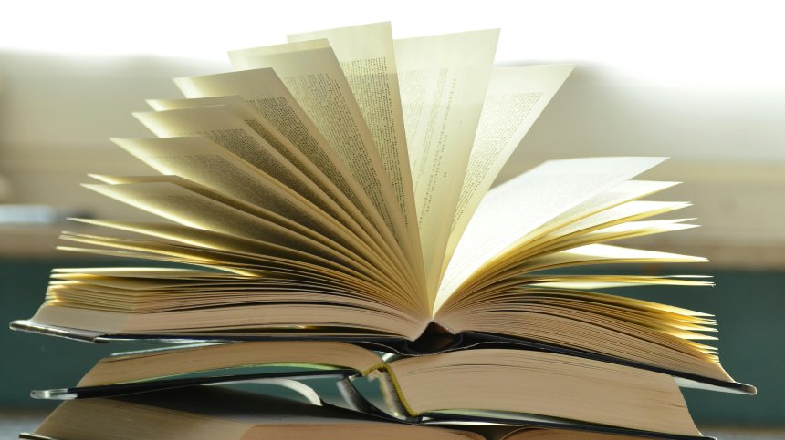 Световният ден на книгата: Повод да си припомним щастието от четенето