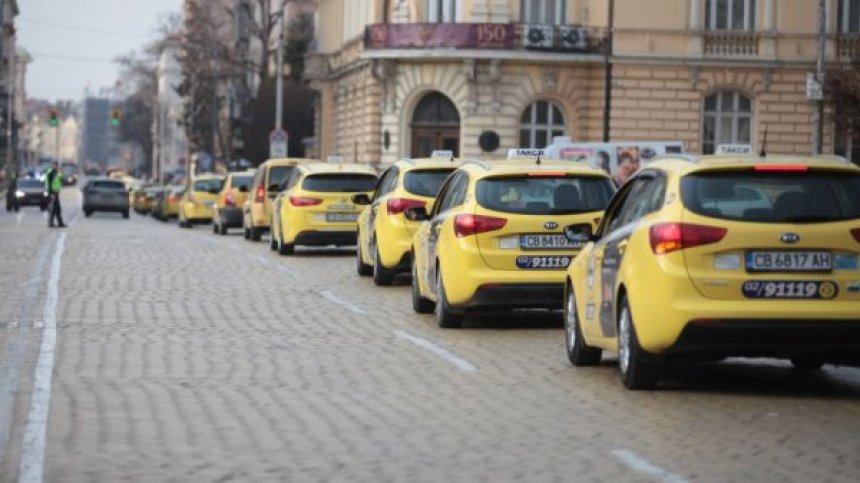 Таксиметровите шофьори с 3 искания, иначе излизат на протести