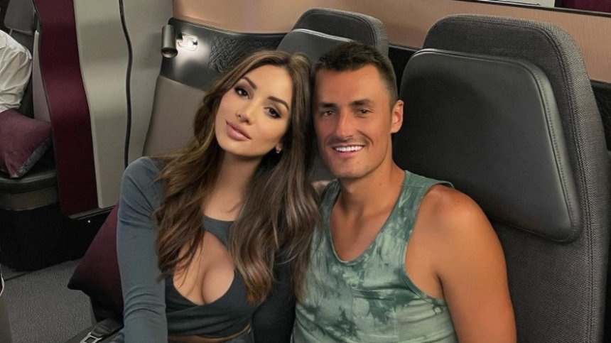 Преди Australian Open: Тенисист под карантина с порноактриса