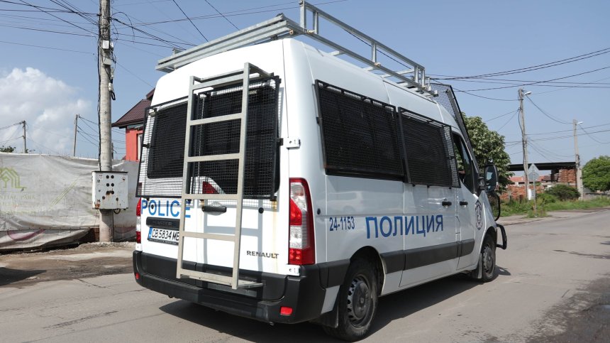 Баща преби дъщеря си в Трън, тийнейджърката сигнализира в полицията