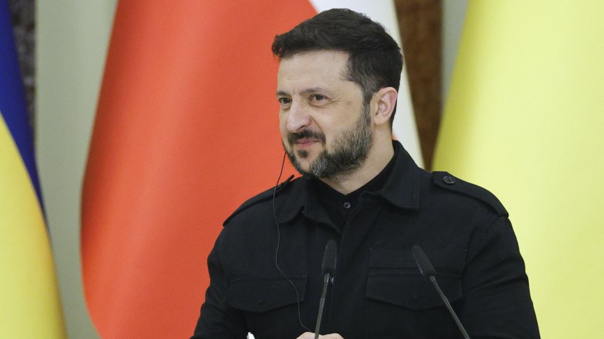 "Володимир Зеленски премахва конкурентите, за да управлява Украйна с желязна ръка"