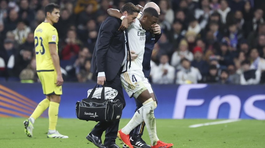 "Реал" (Мадрид) остана без защитници