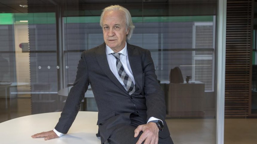 "Барселона" има временен президент