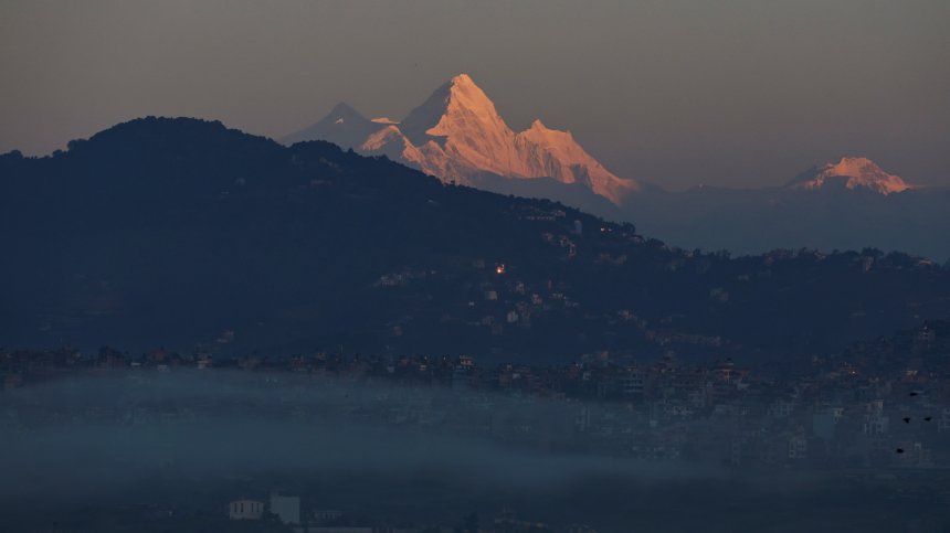"На 3-4 метра под снега": Двама италианци и французин сред загиналите в Непал