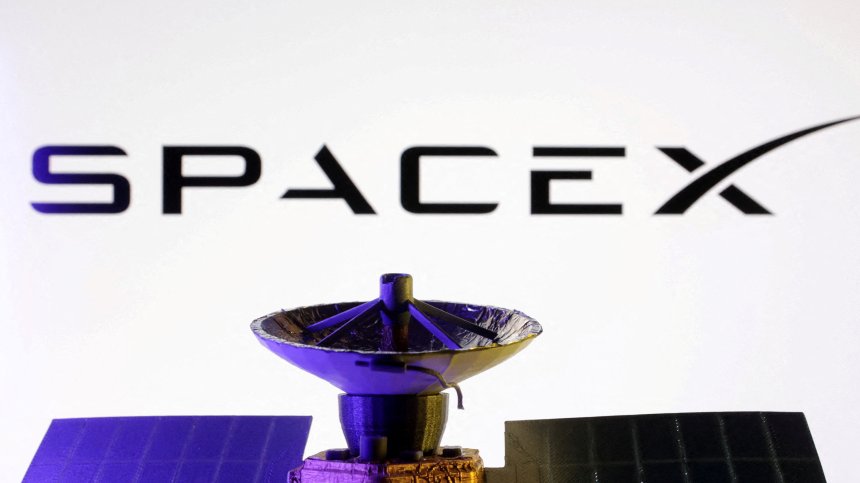 SpaceX с първия пилотиран космически полет над полюсите на Земята
