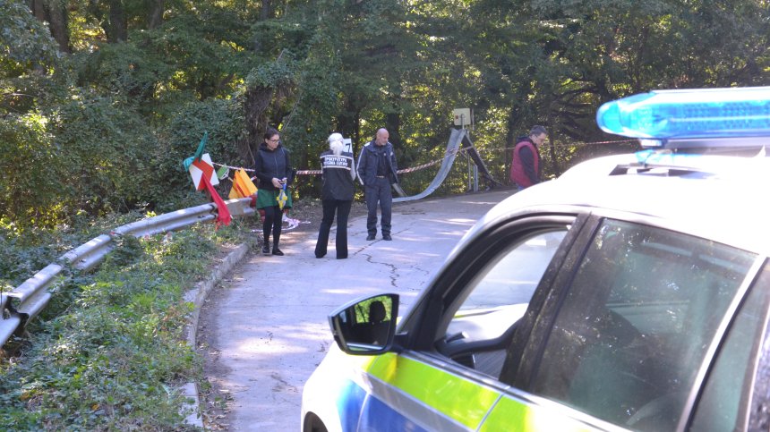 Самотна майка е тежко пострадалата от ралито край Варна