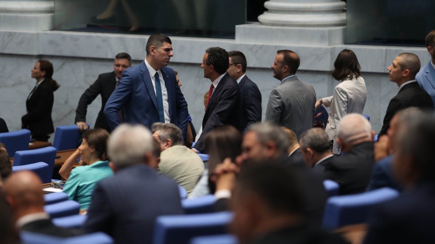 Депутатите гледат на второ четене антикорупционния закон