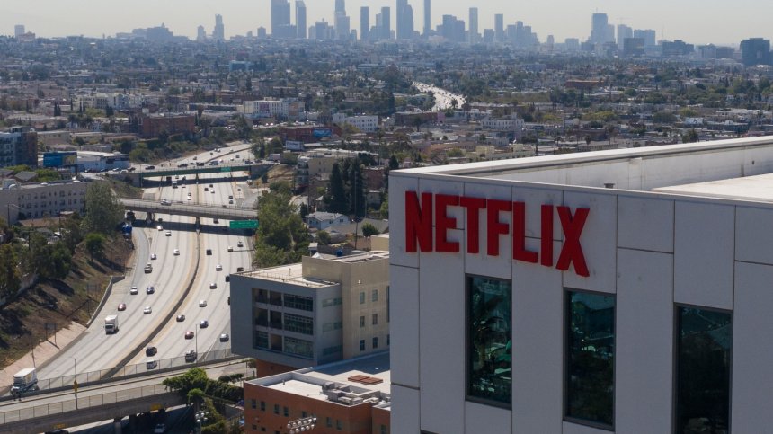 След Google и Facebook: Netflix &ndash; първото студио, изискващо ваксини