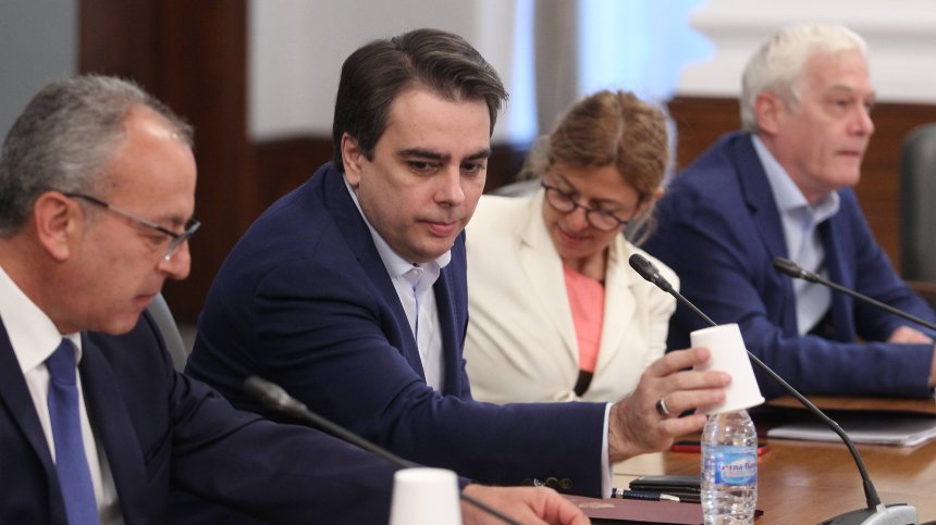 Асен Василев отряза проф. Петко Салчев за бюджета на НЗОК