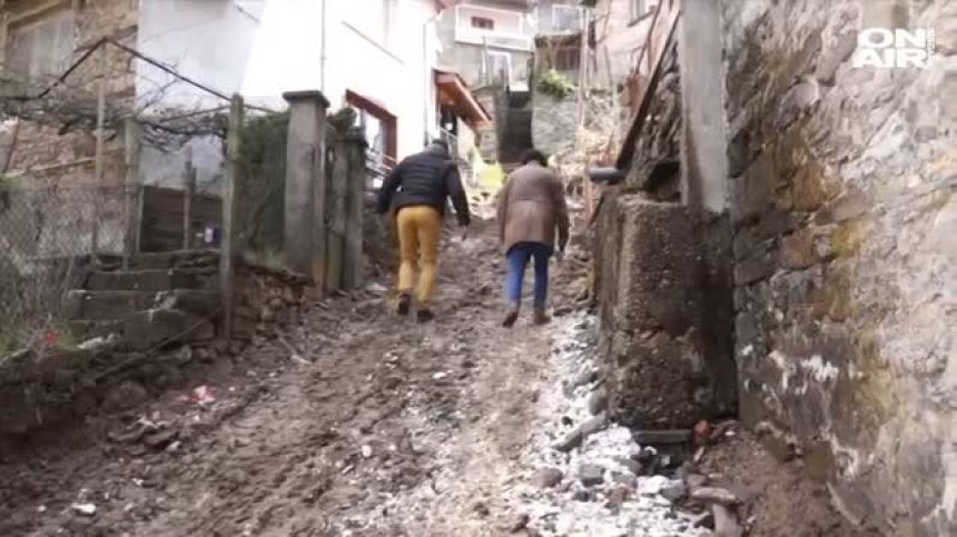 В Смолян скочиха срещу изкопни дейности: Рушат се къщи, хората газят в кал