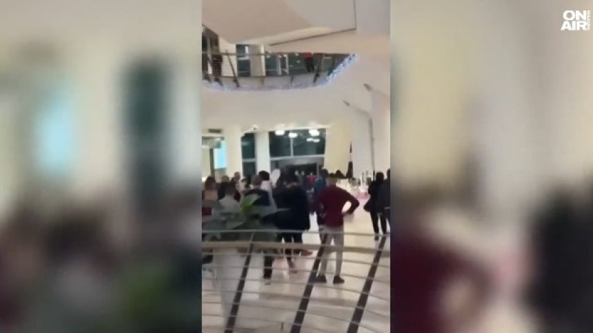 Освободиха от ареста учениците биячи от столичен мол