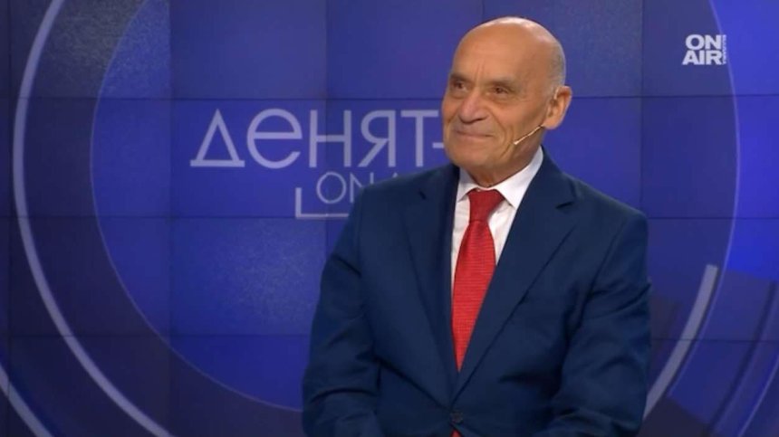 Адвокат: Не е ясна каква е целта на Радев с идеята за референдума