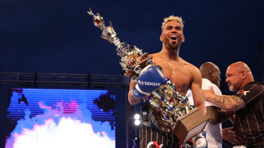 Зрелищната битка на Доминик Берецки и Дани Траоре затрудни съдиите