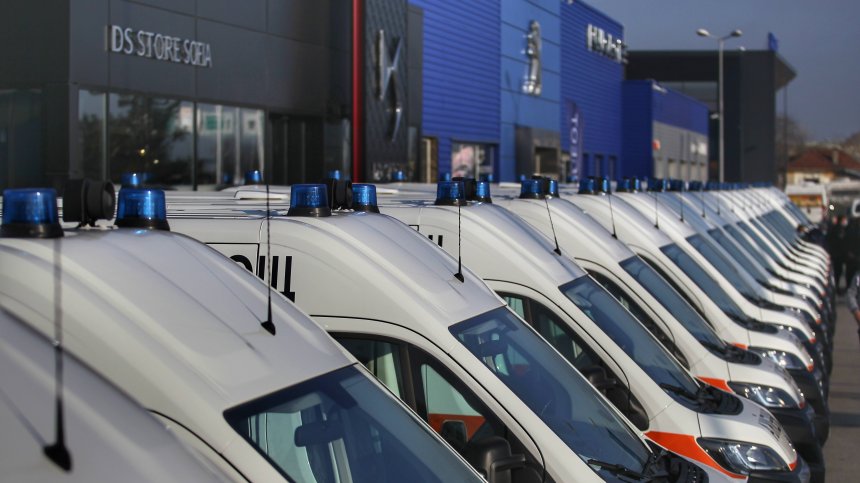 Тежки катастрофи белязаха петъчния ден, двама души са в болница след удар на "Хемус"