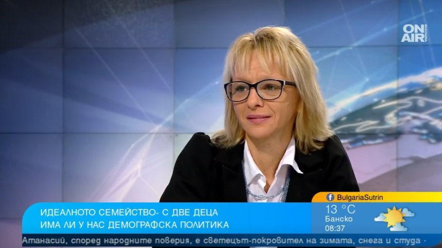 Стремежът към професионална реализация кара българките да раждат все по-късно