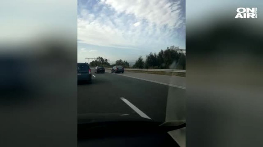 Мъж, представящ се за полицай, размаха пистолет на АМ "Тракия"