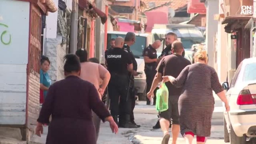 300 роми в масов бой в Асеновград, полицай е ранен в екшъна с въздушни пушки и камъни