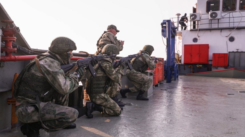 Китайски кораби и самолети навлязоха в Тайванския пролив, Пекин скочи на Пелоси