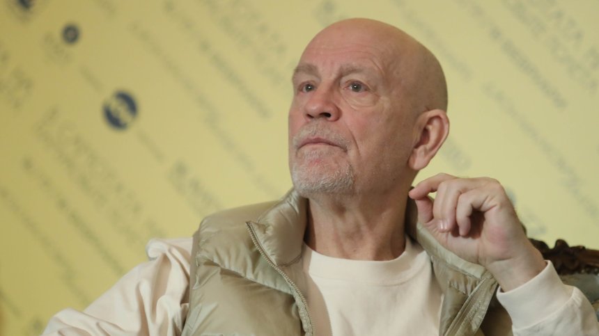 Родственик на Димитър Талев: "Оръжията и човекът" осмива армията ни