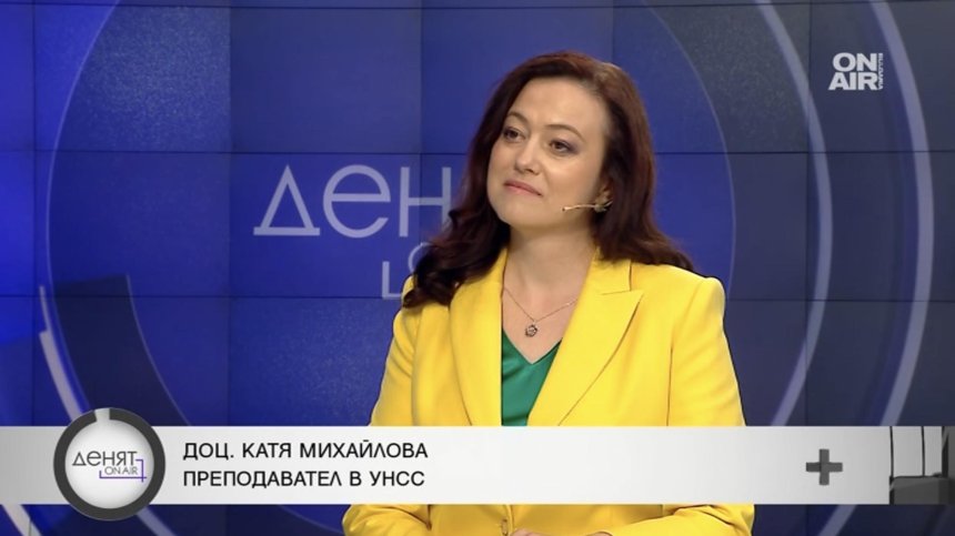 Преподавател в УНСС: Студентите ни работят, не учат, с всяка година са все по-малко