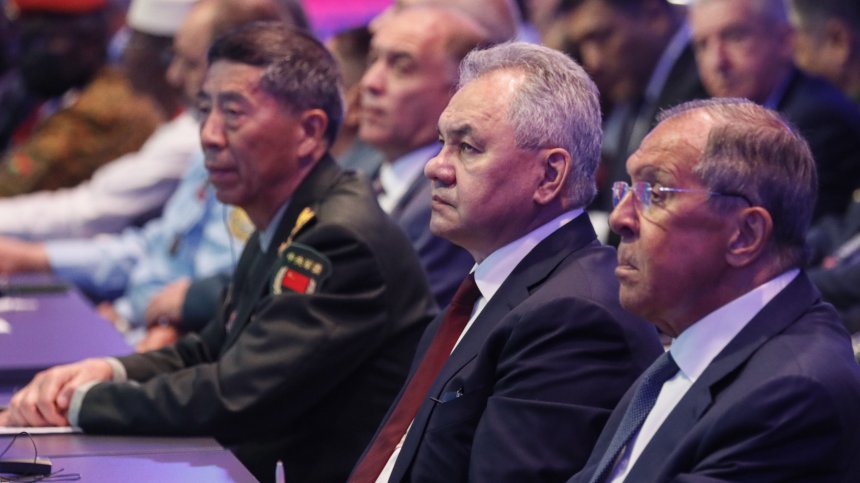 Шойгу: Западът ескалира конфликта, може да има сблъсък между ядрени сили