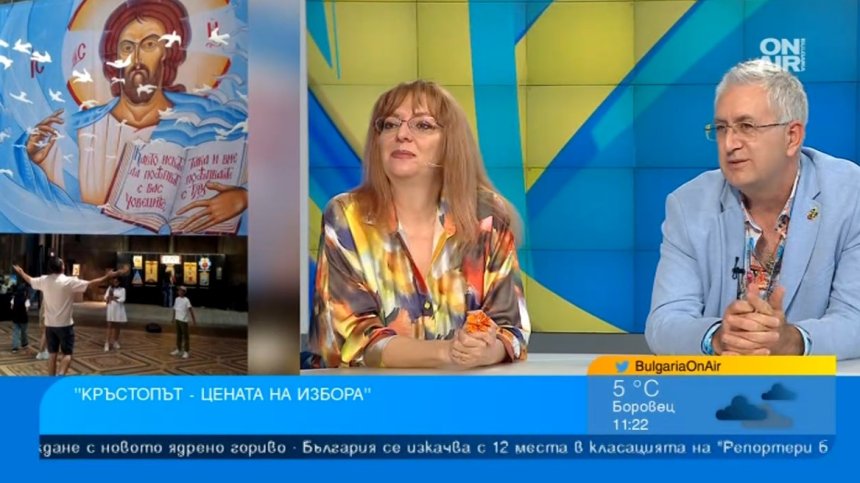 Български художник рисува 17-метрови картини на Христос и Богородица