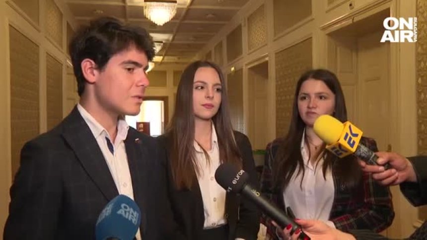 Над 160 младежи се срещнаха с българските евродепутати - защо техният глас е важен?